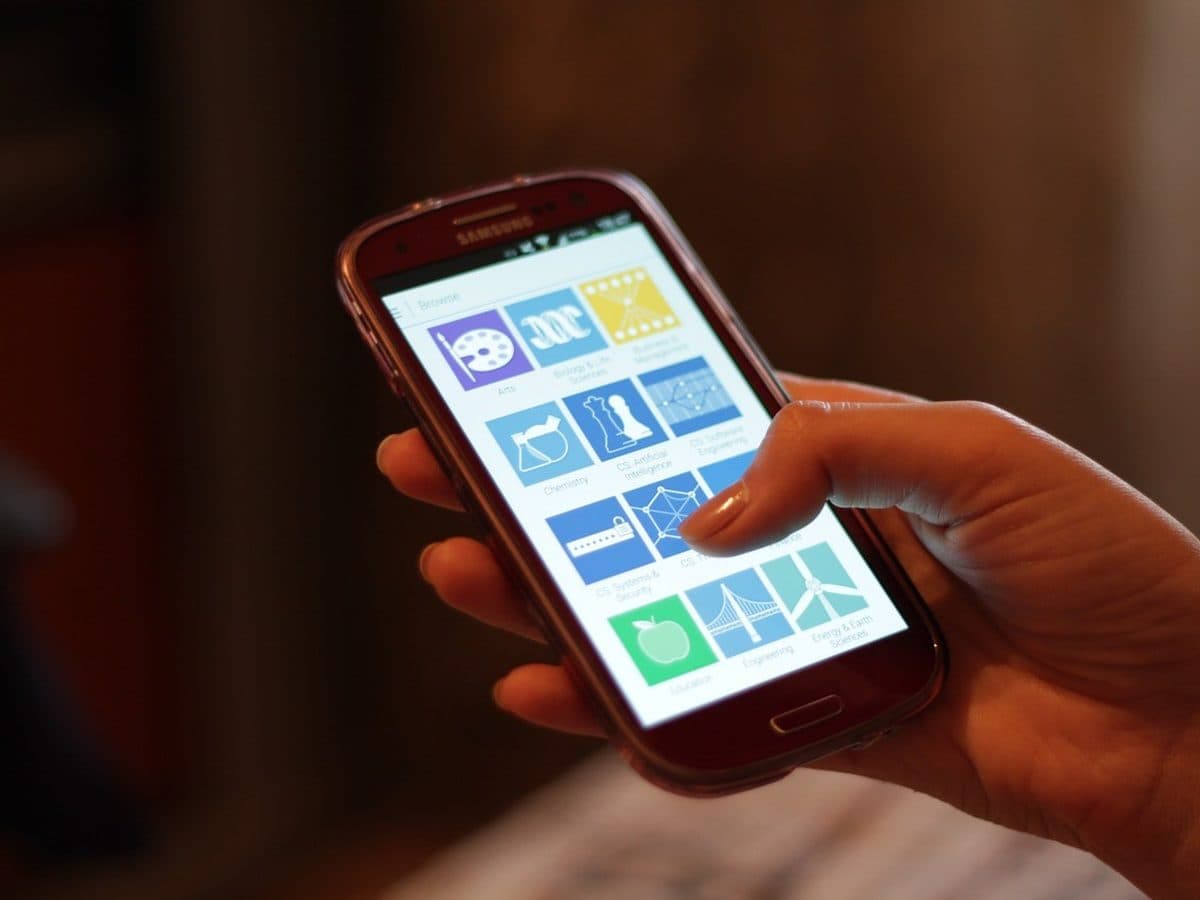 Samsung AMOLED Screen
